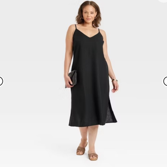 black envelope clutch with gold chain shoulder strap - Picture 8 of 8